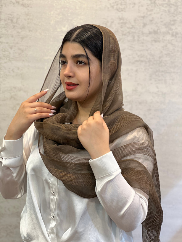 شال ابریشم میلهای زنانه - طرح مدرن و خنک